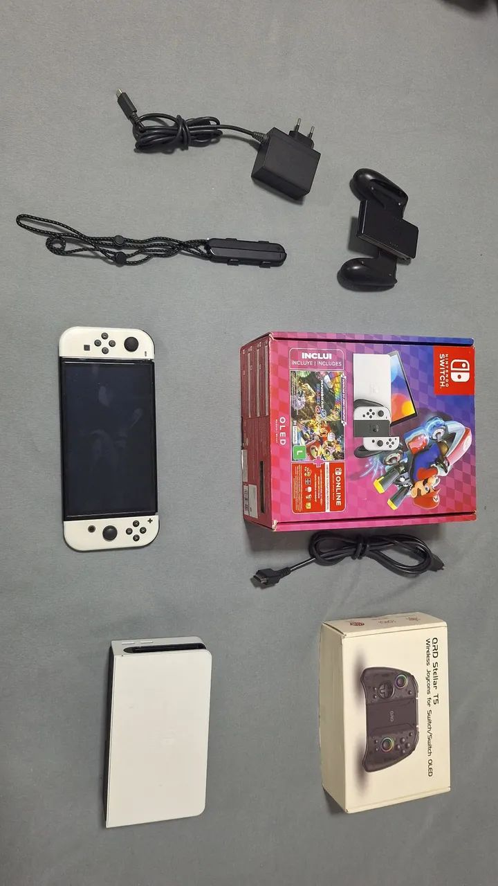 Nintendo switch oled DESBLOQUEADO (com acessórios)