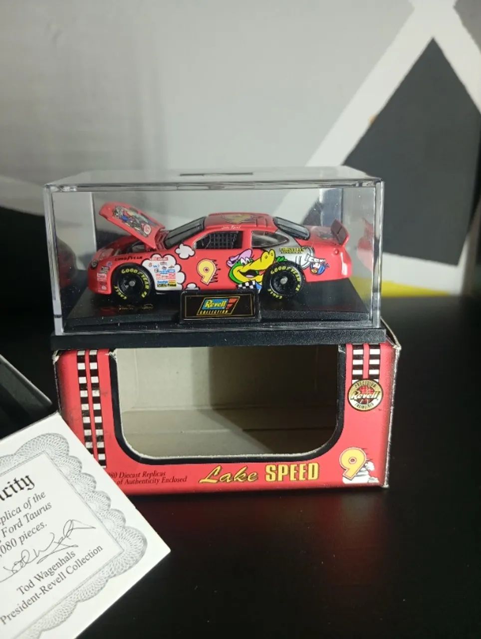Revell Cartoon Network Box (VERMELHO)