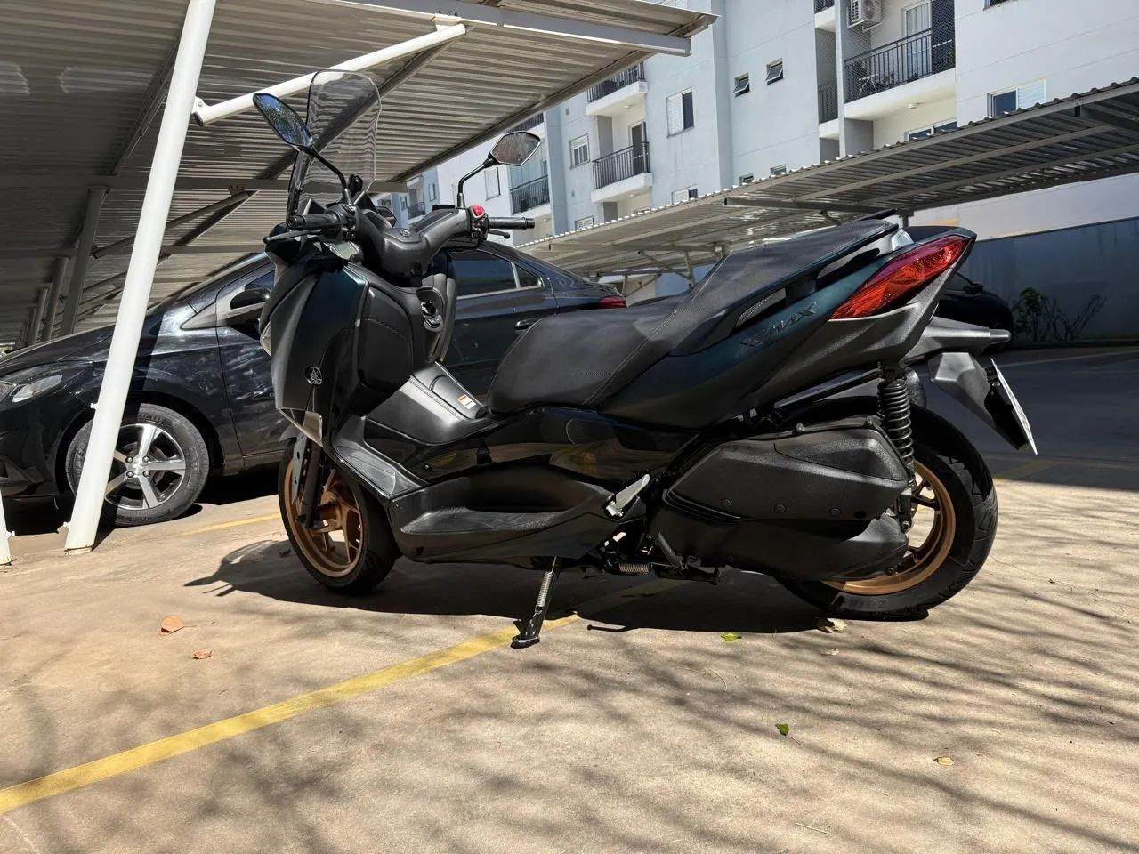 YAMAHA XMAX 250 ABS (2024) - Foto 4