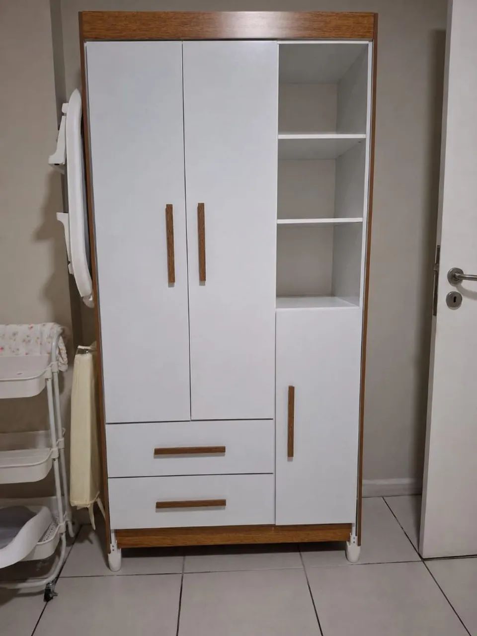 Guarda Roupa e cômoda BB - Foto 2
