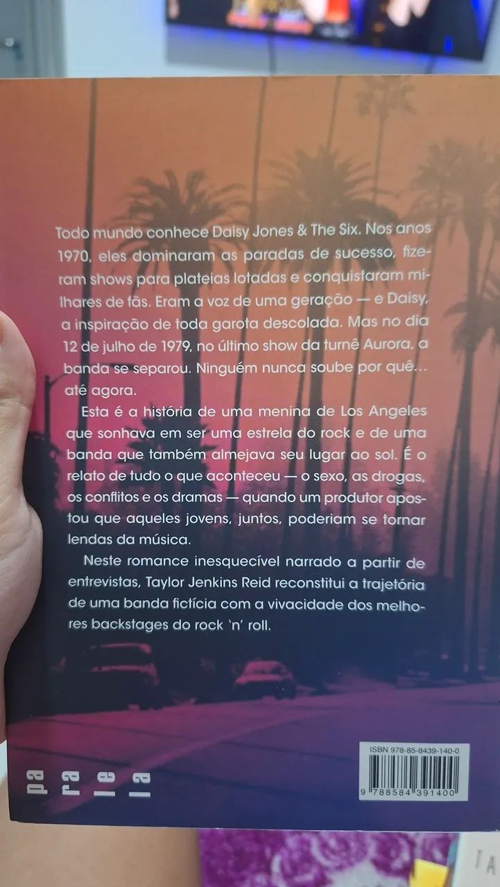 Livro Daisy Jones & The Six - Foto 3