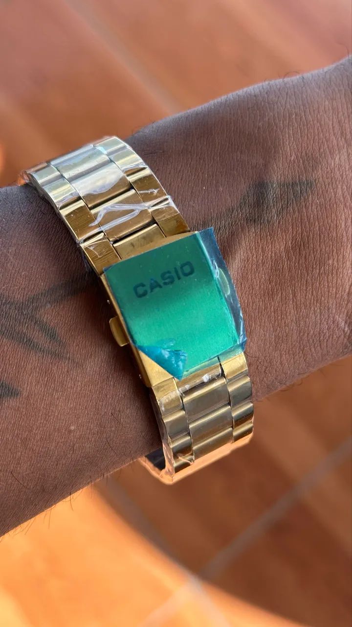 Relógio Casio Dourado - Mostrador Preto - Foto 3