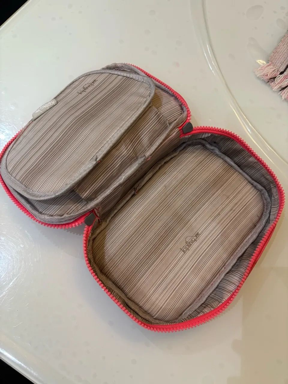 Vendo um estojo da Kipling - Foto 4