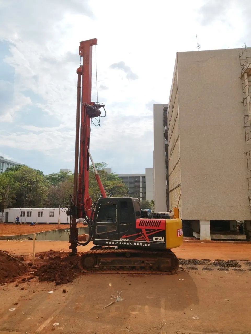 Perfuratriz Hidráulica EM 240 CZM - Foto 2
