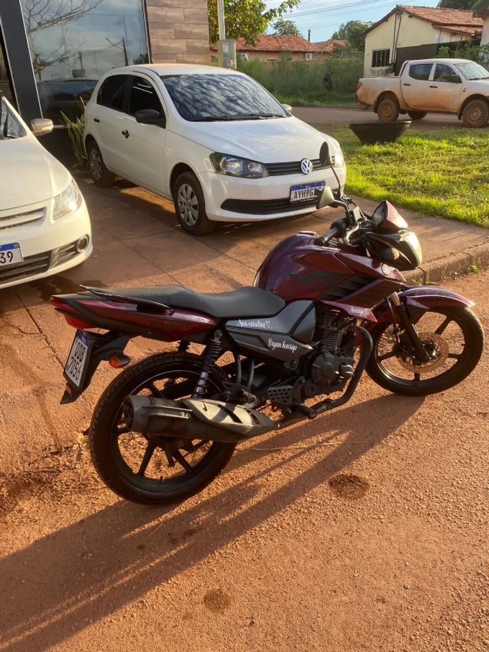 MOTO bem conservada *
