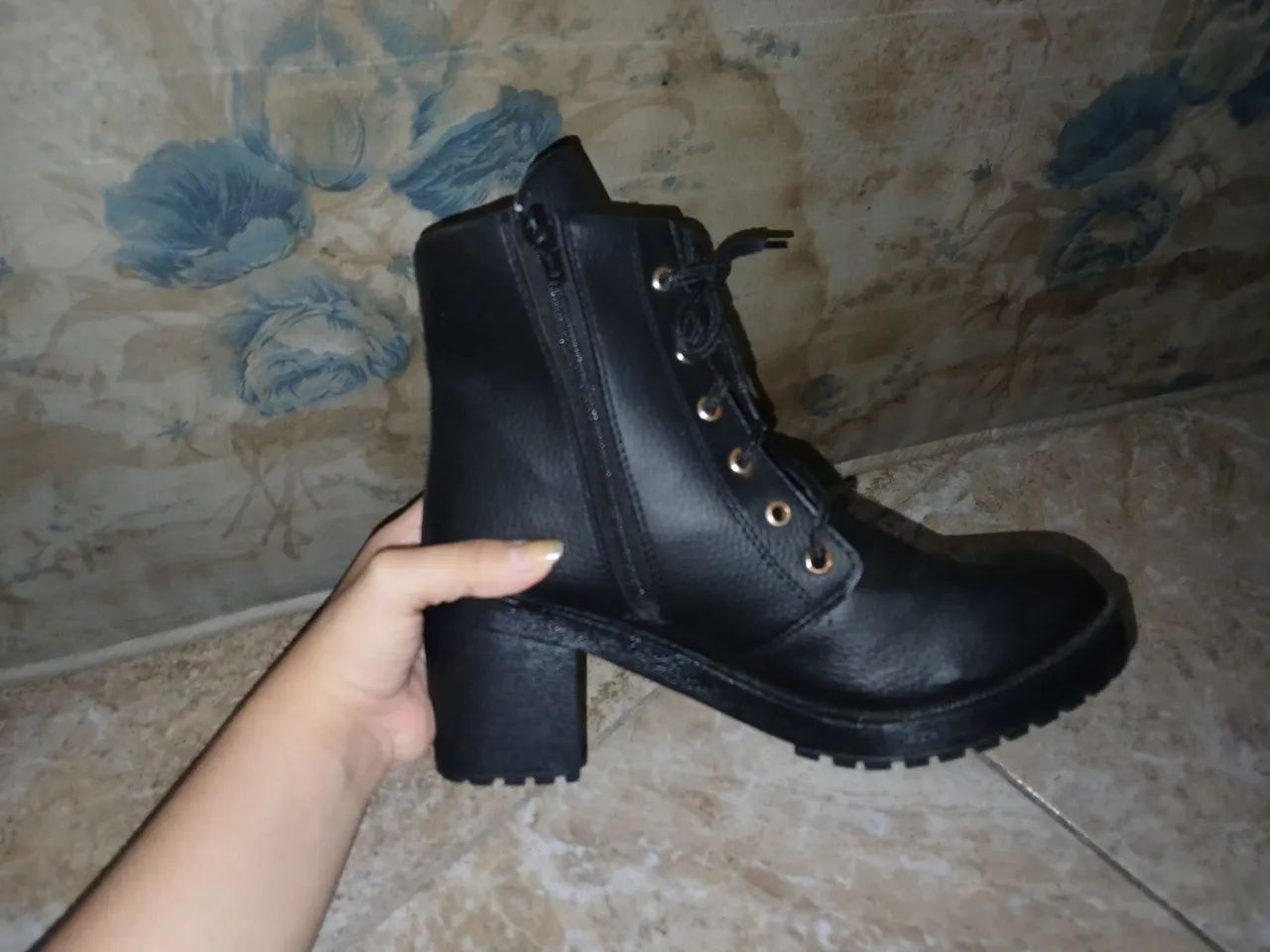 Bota preta semi nova  - Foto 3