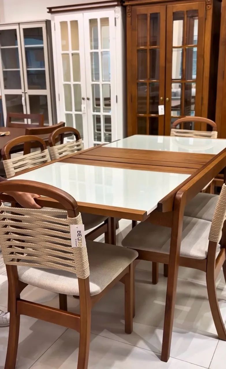 Mesa Extensível madeira e vidro com 4 cadeiras  - Foto 5