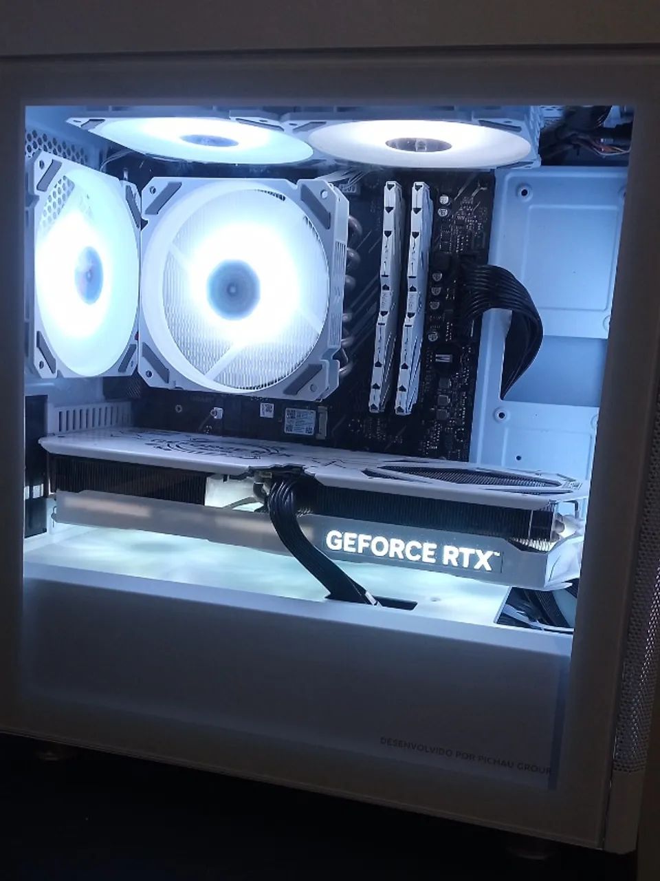 PC Gamer RTX 4070 Ryzen 7 5700x3D