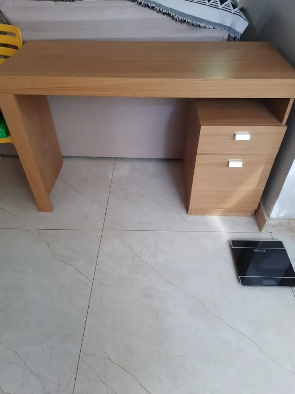 Mesa Escrivaninha Compacta Amadeirada para Notebook e Estudo