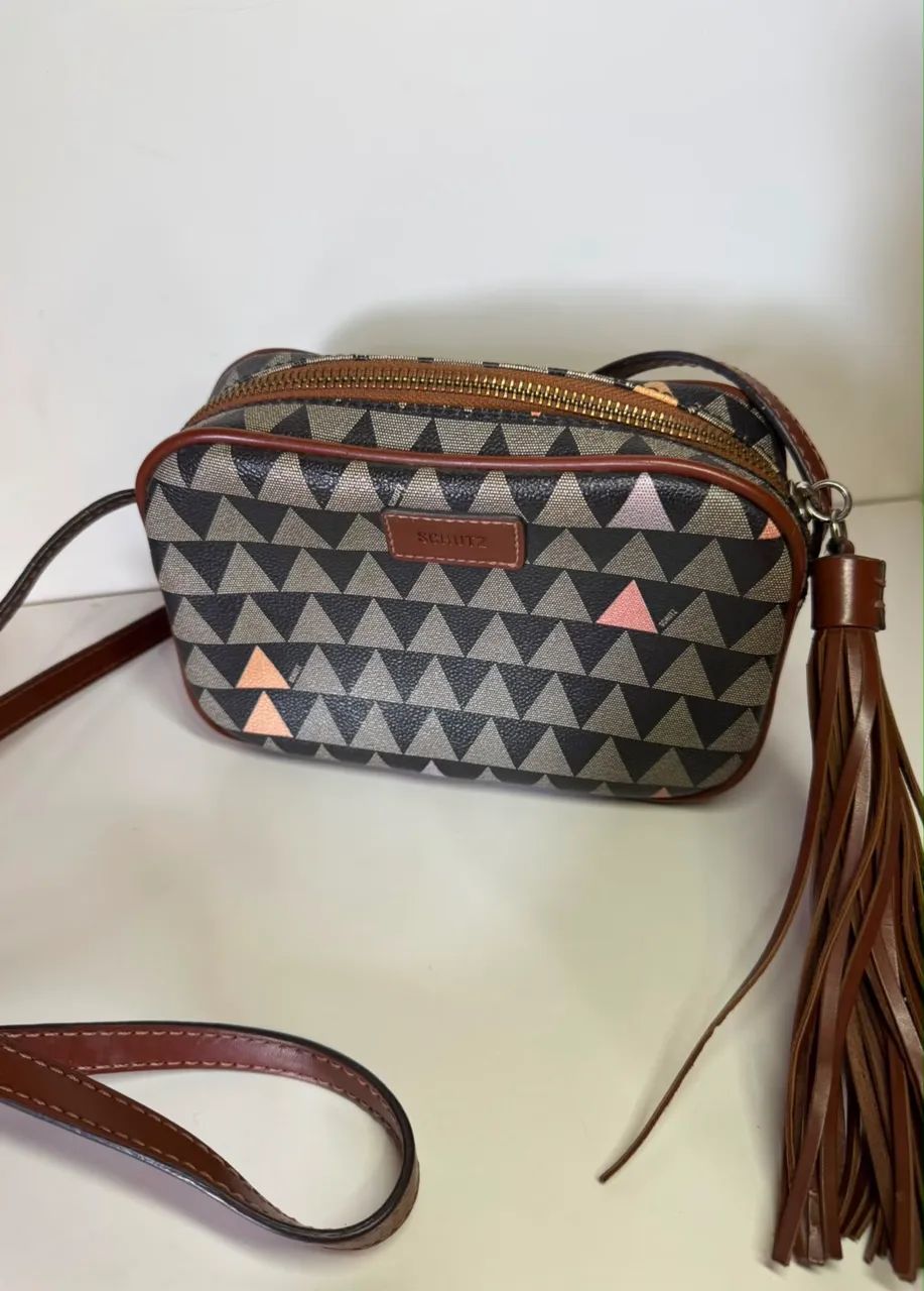 Bolsa Schutz triangle 