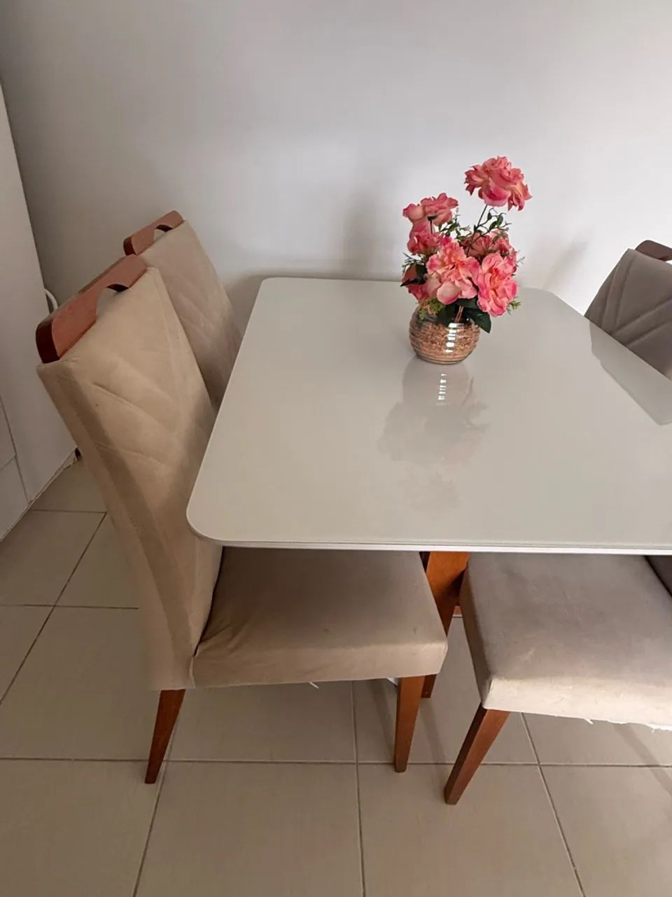 Mesa de madeira 4 cadeiras  - Foto 4