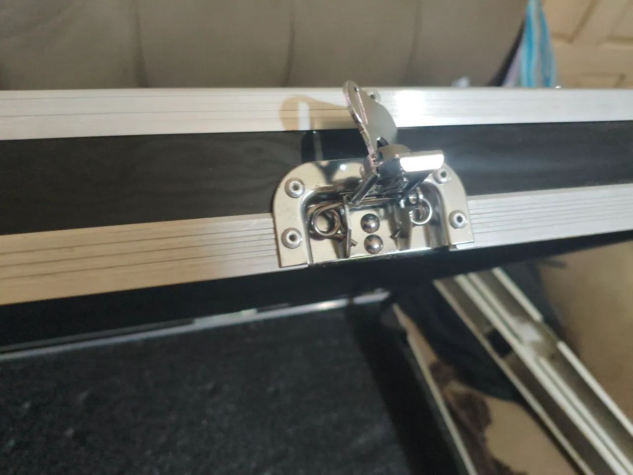 Case Rígido para Guitarra, Baixo e Equipamentos de Áudio - Foto 2