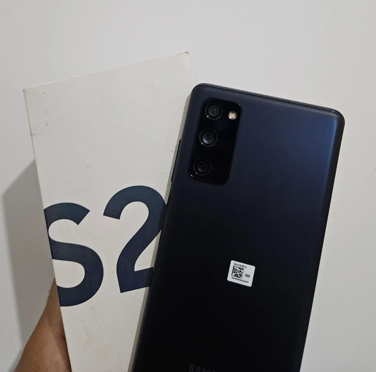 S20 FE 128 - 5G , 6 de Ram .