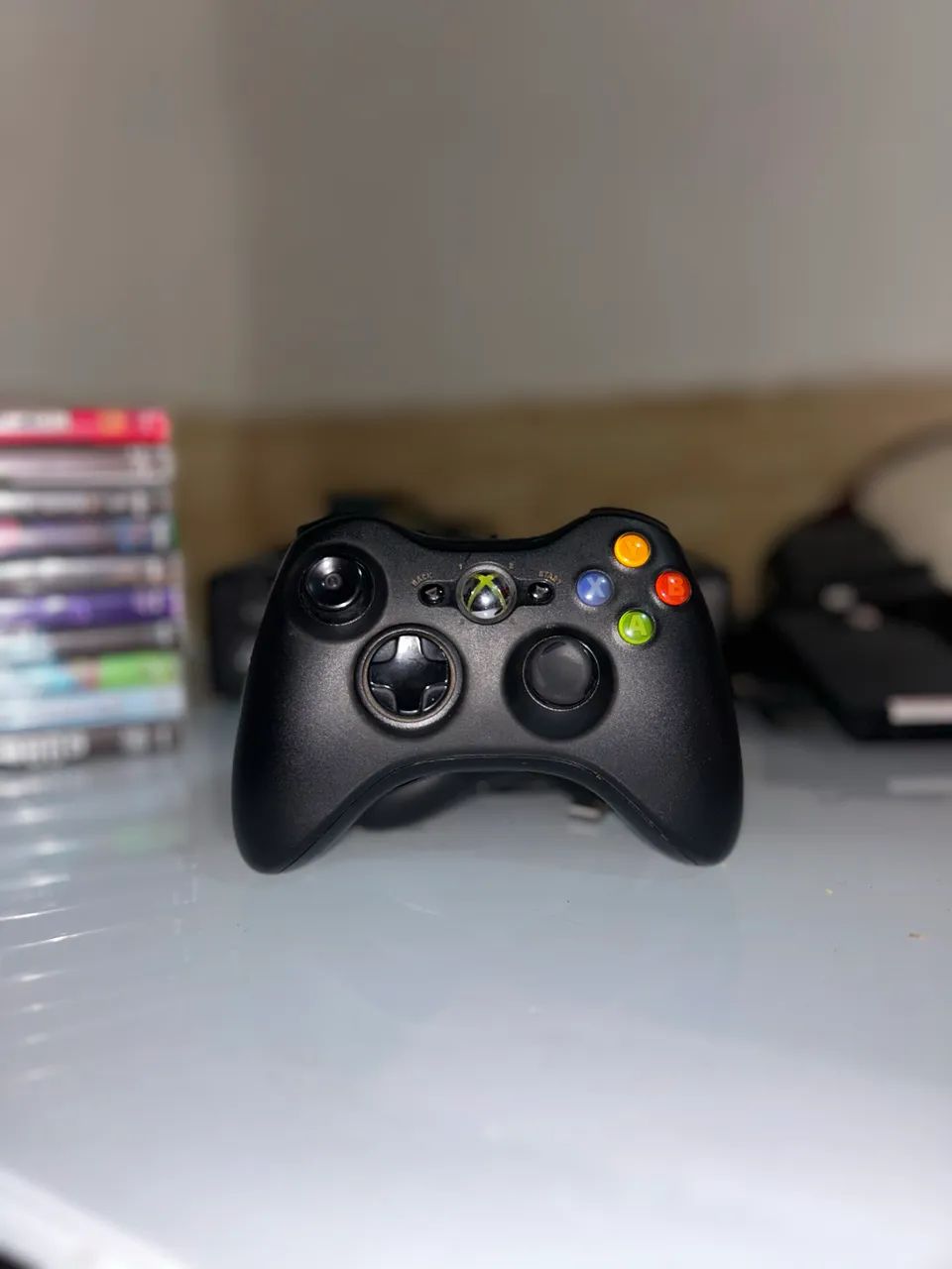 XBOX 360, 2 controles, com 150 jogos e vai com HD - Foto 4