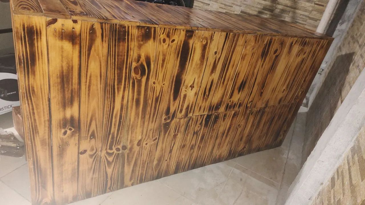 Vendo Balcão em madeira de pinos para lanchonete. - Foto 4