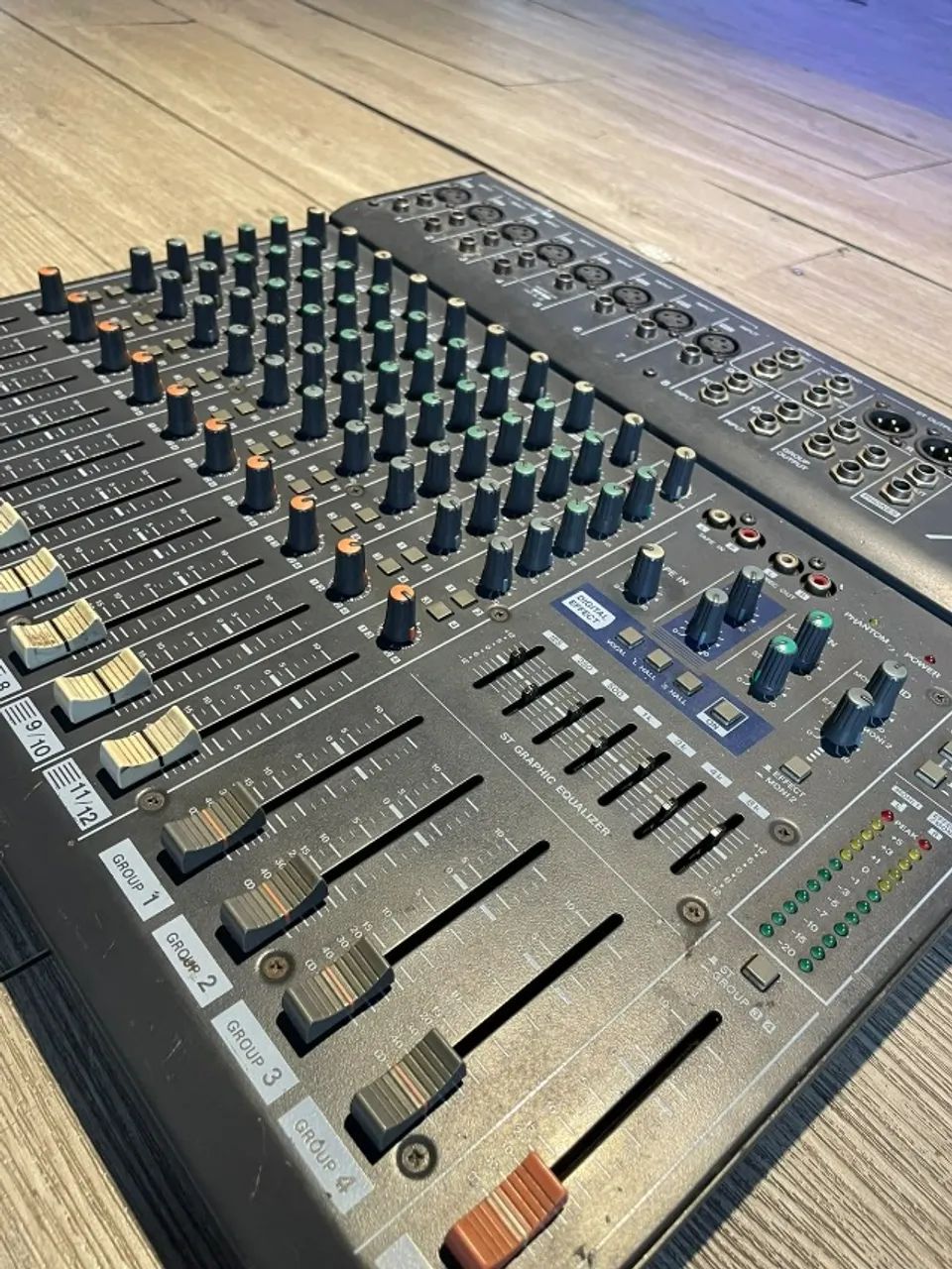 Mesa de som yamaha