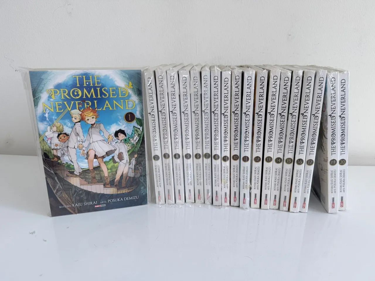 The Promised Neverland volumes 1 ao 17 + 19 e 20 - Livros e