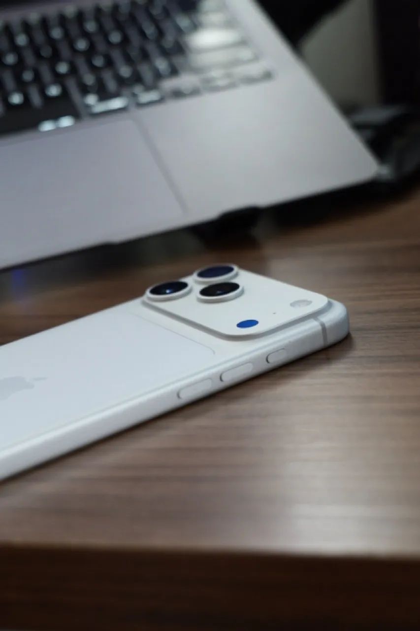 Vendo iphone 17 pro Max 256 silver - Foto 4