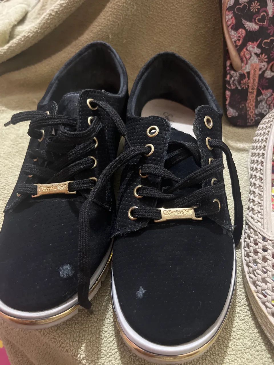 Sapatilhas e chinelo  - Foto 2