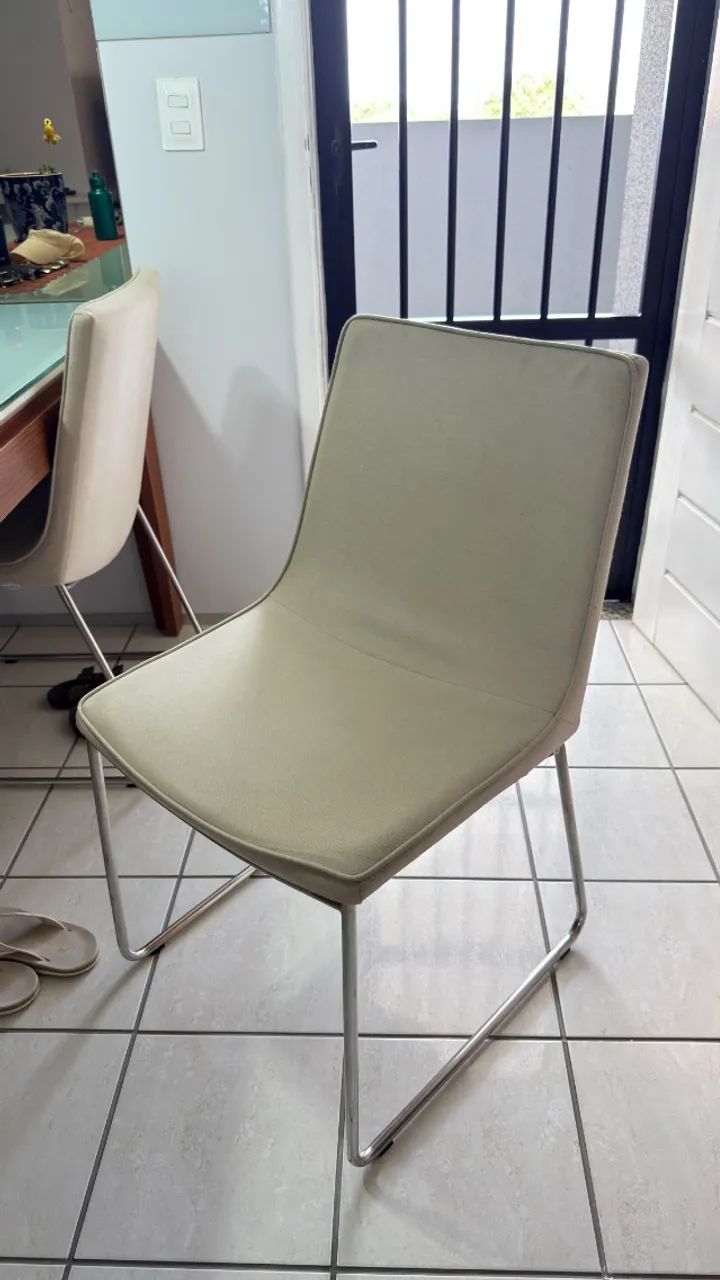 Conjunto de 4 cadeiras em linho bege  - Foto 3