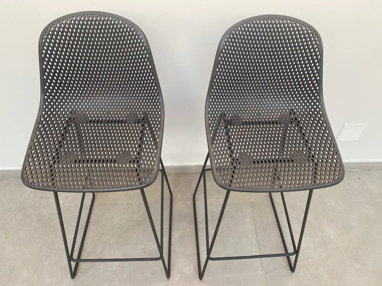 Vendo bancos altos para mesa bistrô  - Foto 3