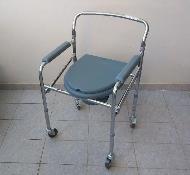 Cadeira higiênica/ Banho - Foto 2