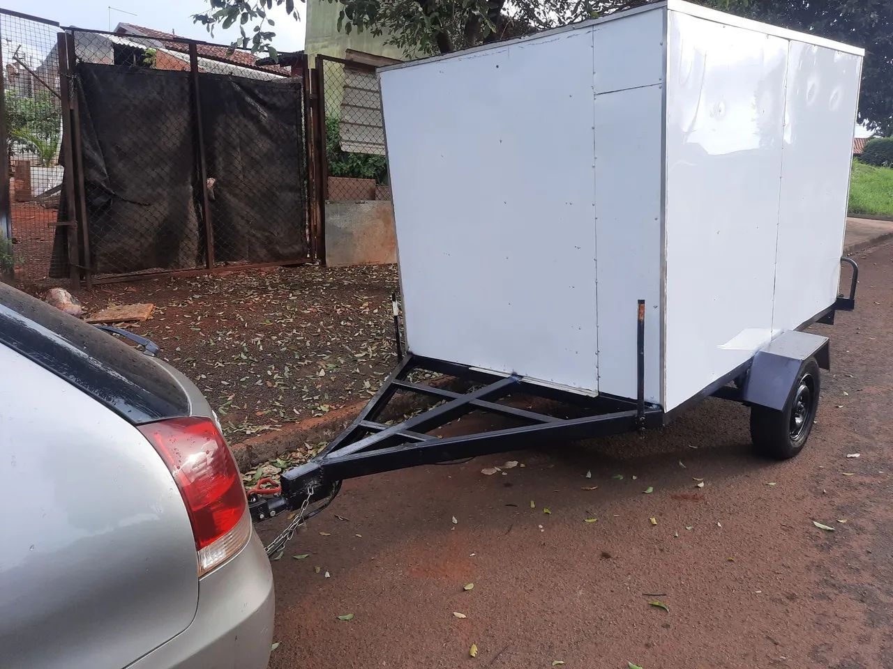Vende-se carretinha baú - Foto 2