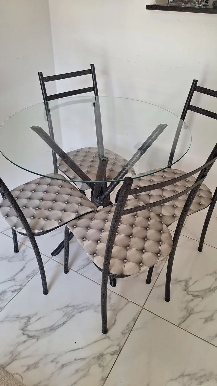 Mesa 4 cadeiras