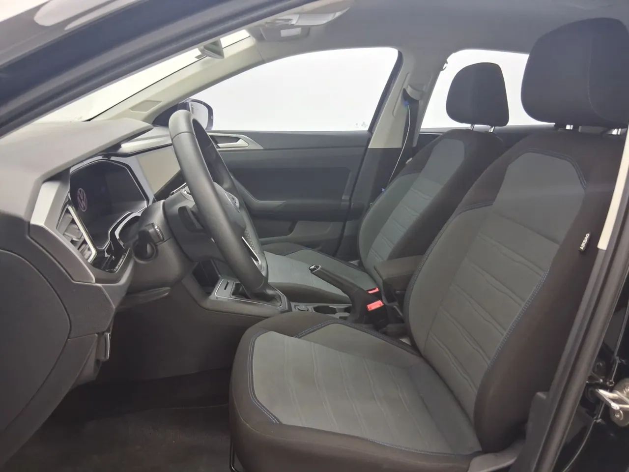 Volkswagen Nivus Comfortline 1.0 200 TSI Flex Aut., foto 16 de 18