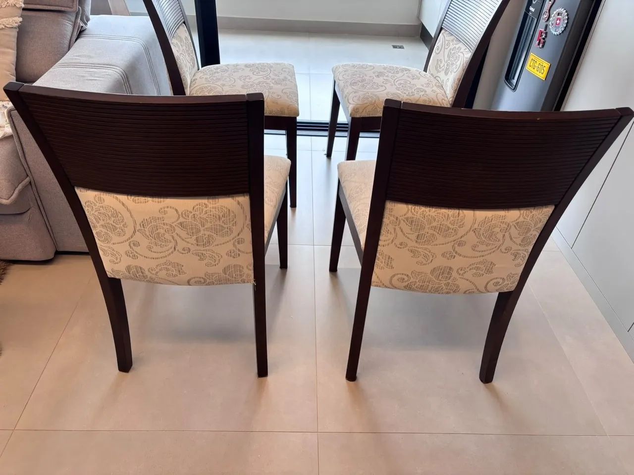 Conjunto de jantar: mesa + 4 cadeiras - Foto 5