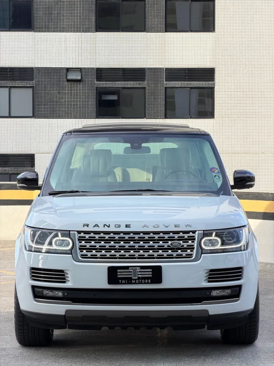 Land Rover Range Rover Vogue 4.4 Auto. SDV8 Diesel. 2014