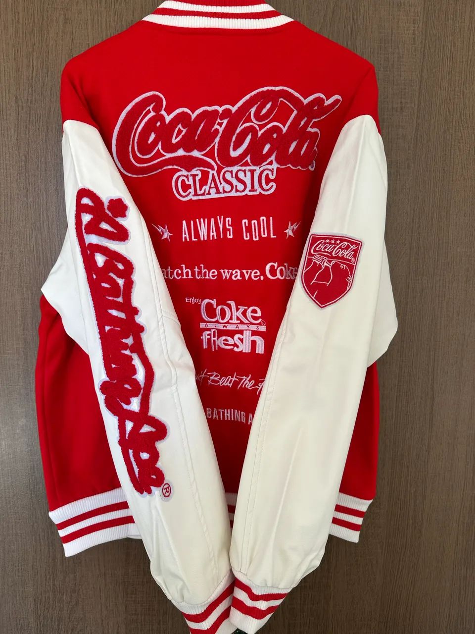 Jaqueta Bape x Coca-Cola Varsity College - Foto 3