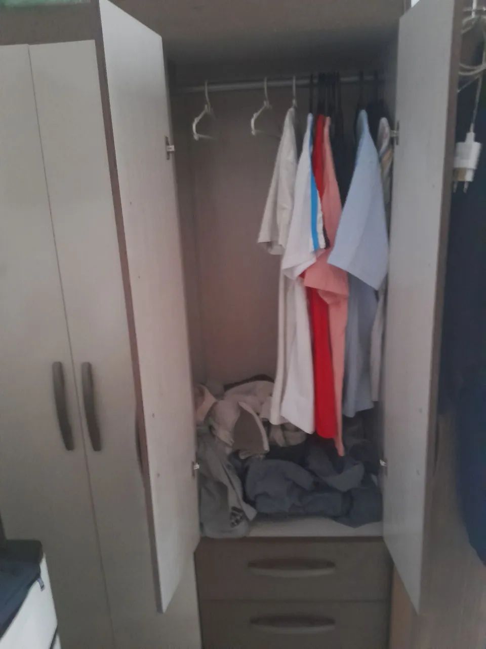 Armário multiuso e guarda roupa  - Foto 2