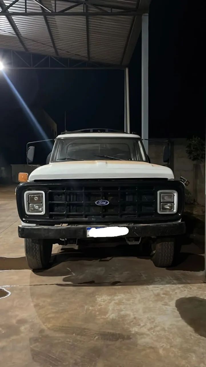 Vende-se caminhão pipa 