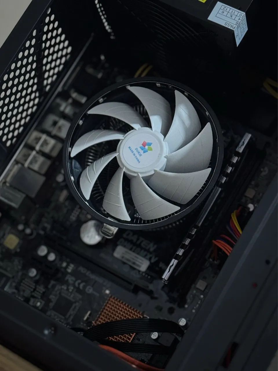 Pc gamer Intel i3 6300 - Foto 4