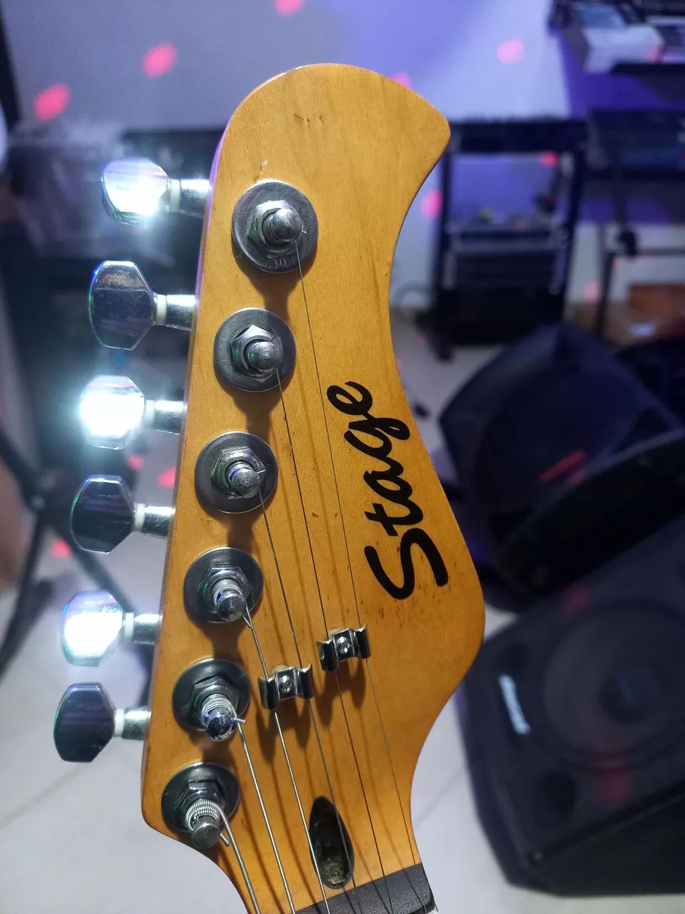 Guitarra stage strato usada com capa ,cabo e correia  - Foto 3