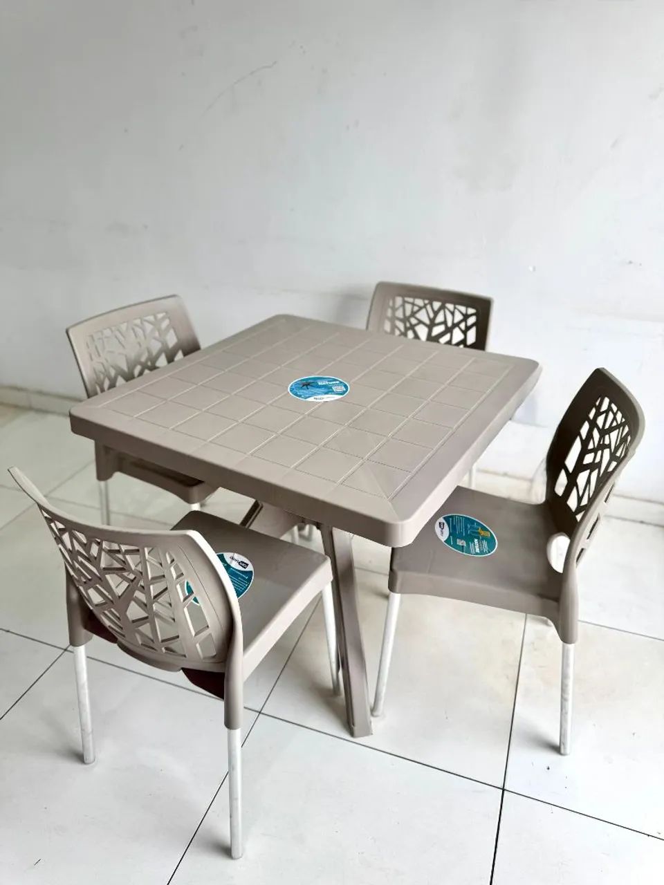 Conjunto de mesas e cadeiras - Foto 2