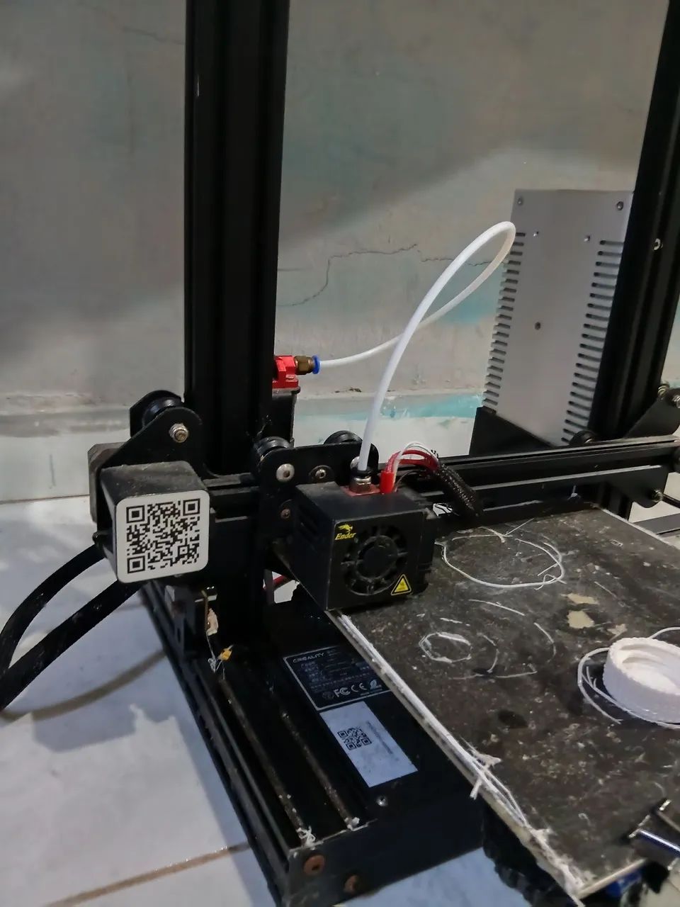 Vendo impressora 3D ender 3 com defeito  - Foto 2