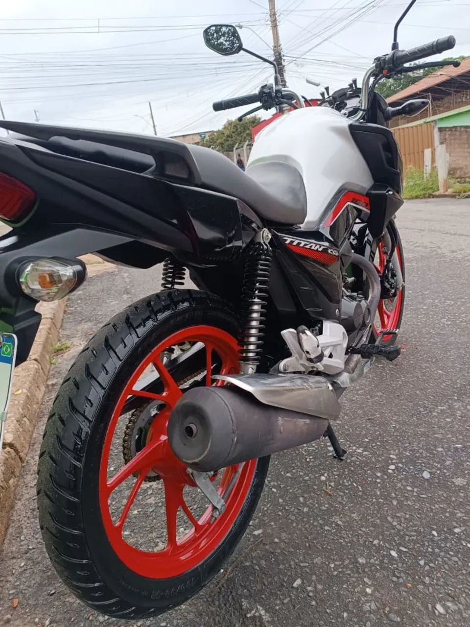 Titan 160