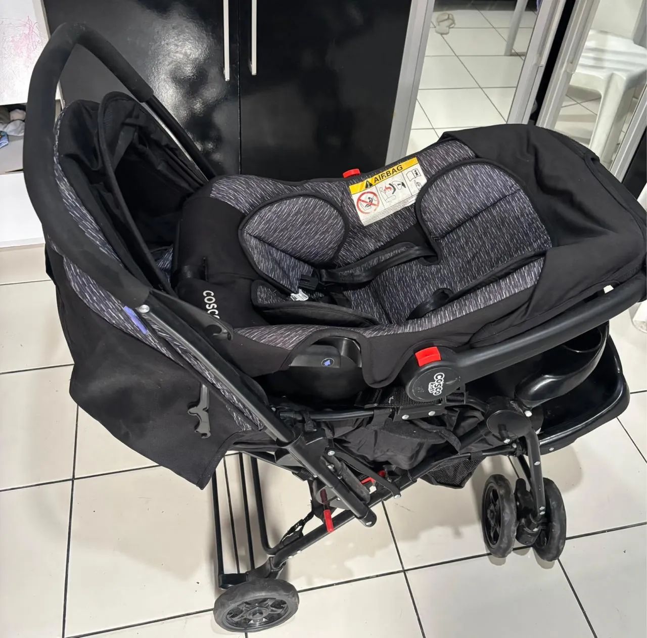 Carinho de bebe cosco com bebe conforto - Foto 5