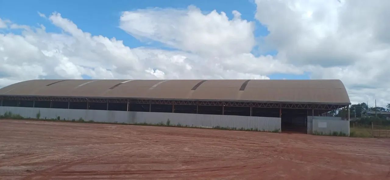 PORTO COM GALPÃO EM ICOARACI.