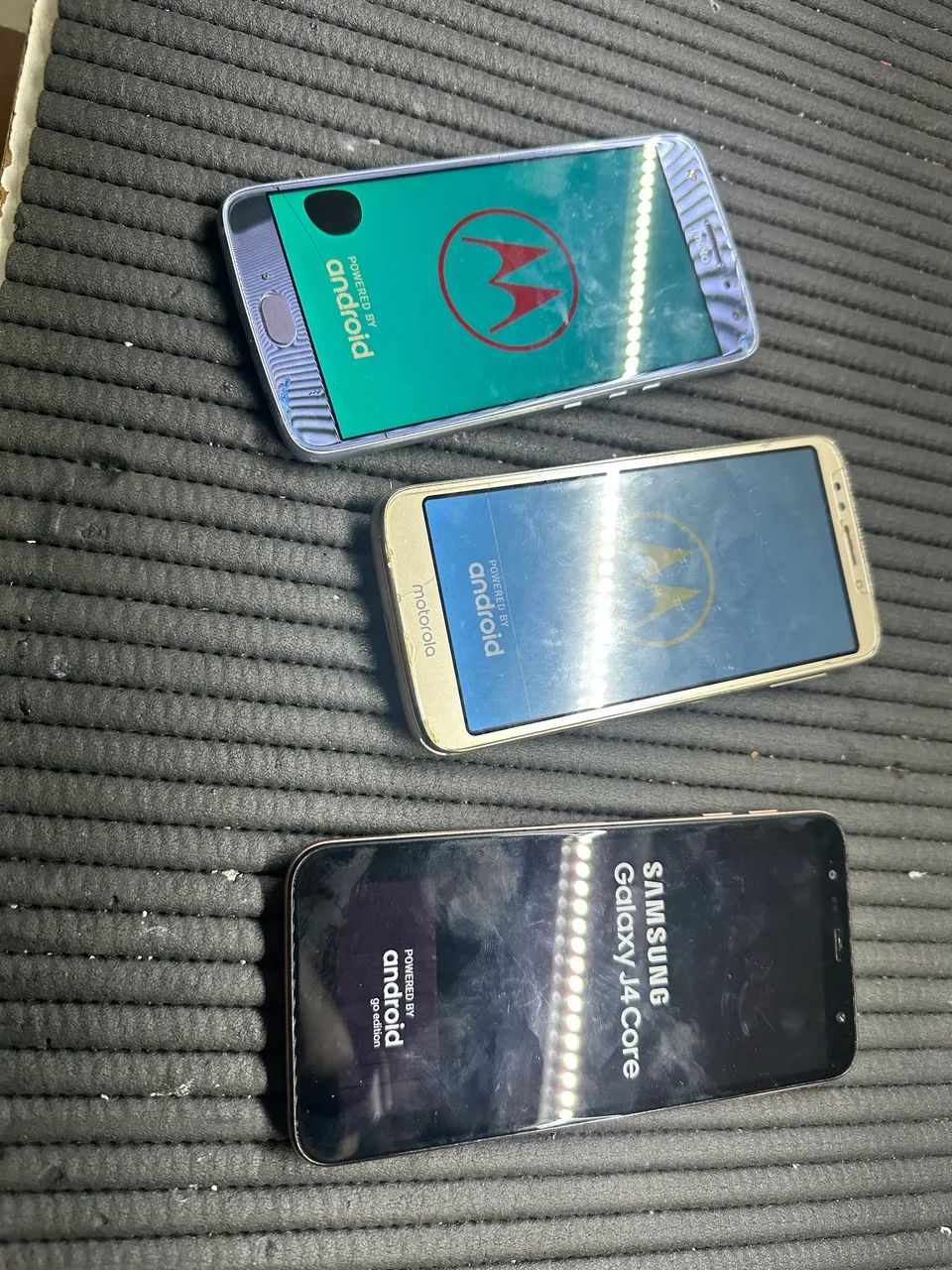 Três celulares funcionando  - Foto 2