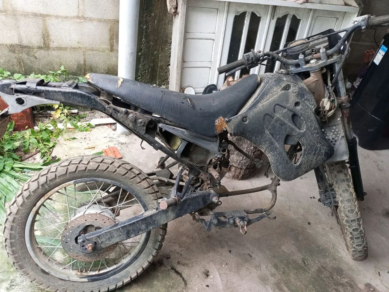 Vende se SUCATA DE UMA MOTO XTZ 125 sem motor  - Foto 2