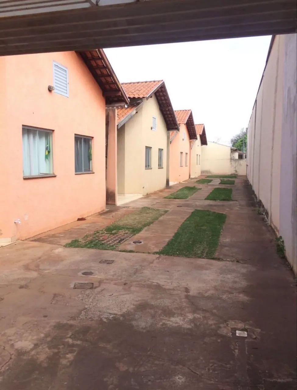 Casa em condomínio alugo