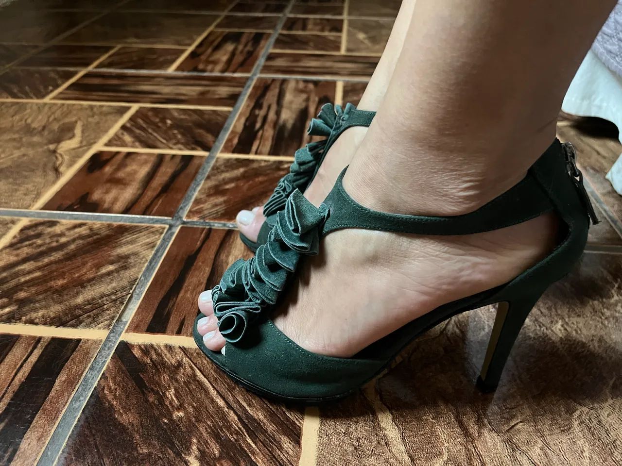 Sandália com detalhe de flor N° 36 - Foto 4