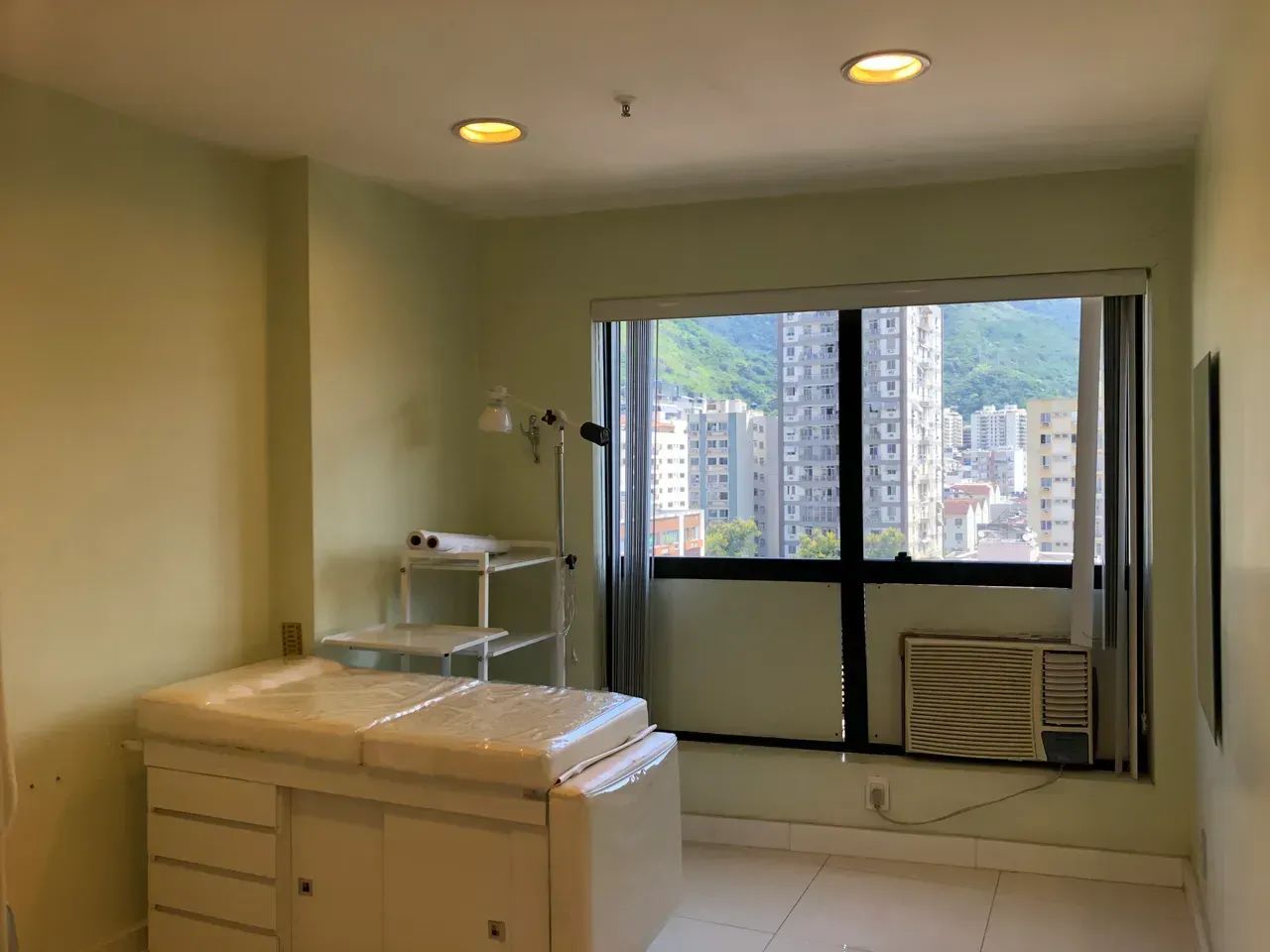 Consultório para aluguel e venda com 37m2 com 1 vaga - Foto 2