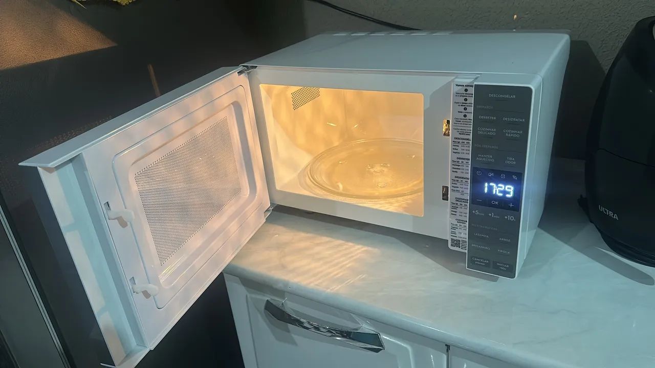 Microondas Eletrolux 23L - Foto 2