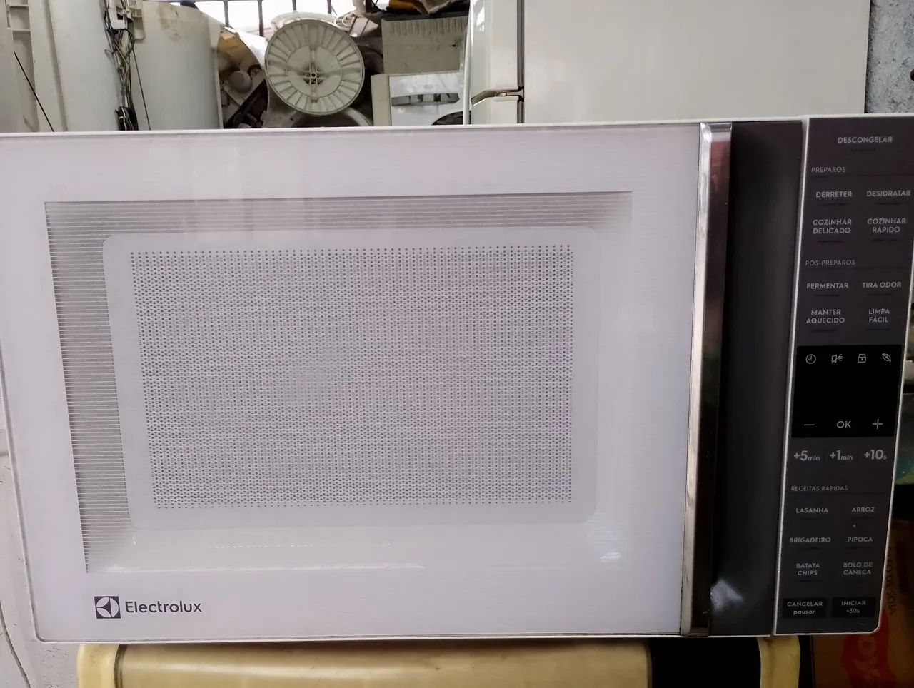Microondas Electrolux ME36B 36 litros Novíssimo 