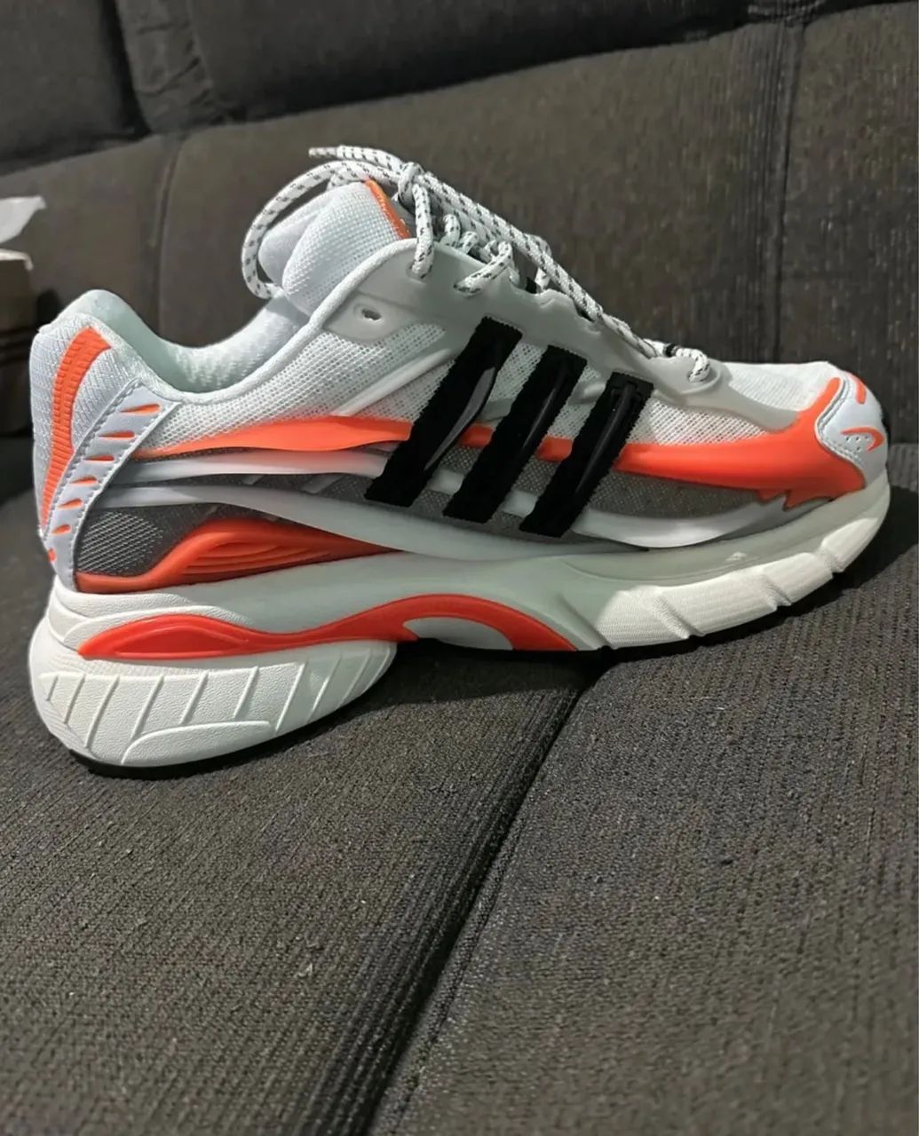 Tênis Adidas Jellyfish x Pharrell