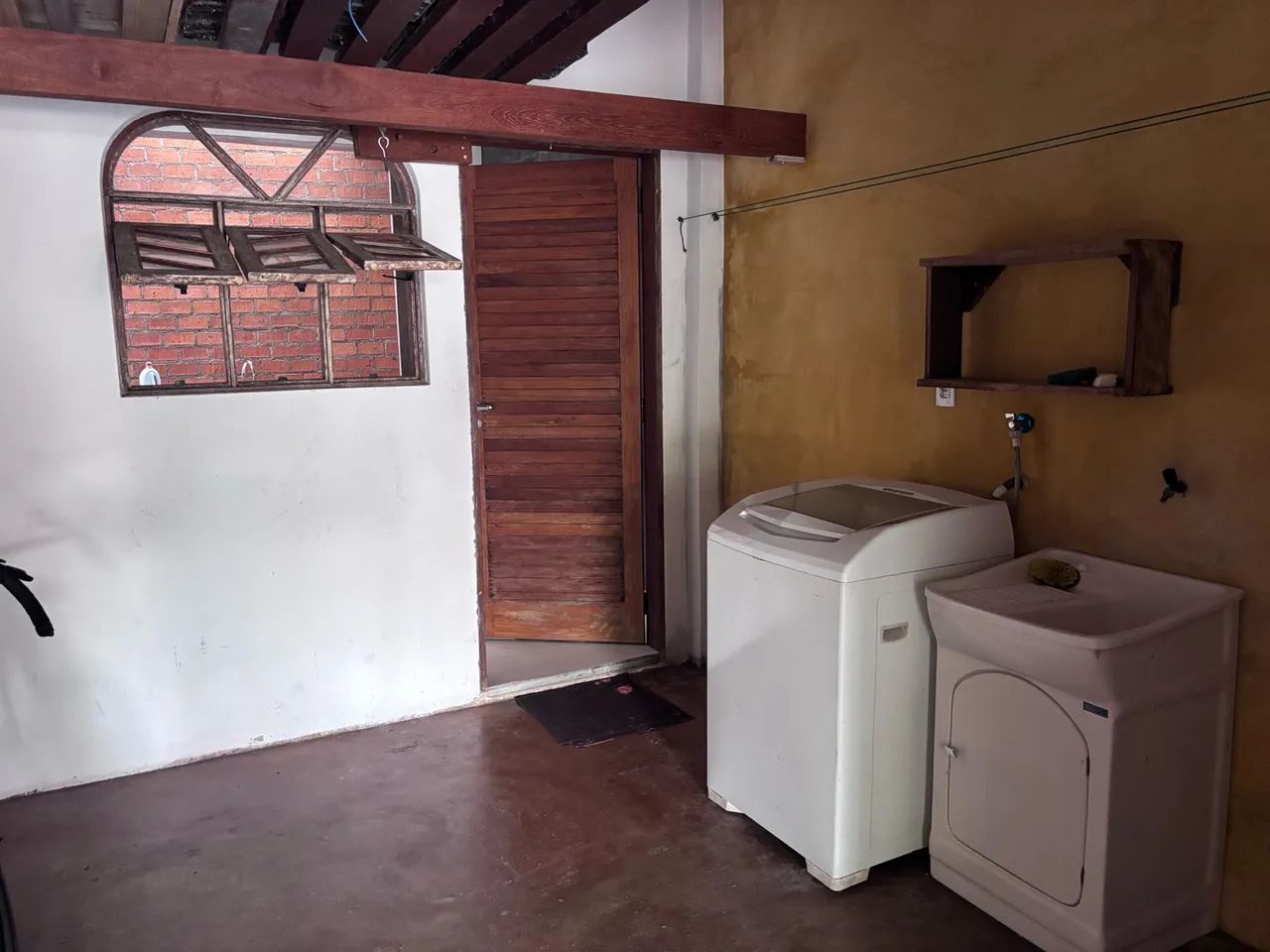 Alugo kitinet para 1 pessoa